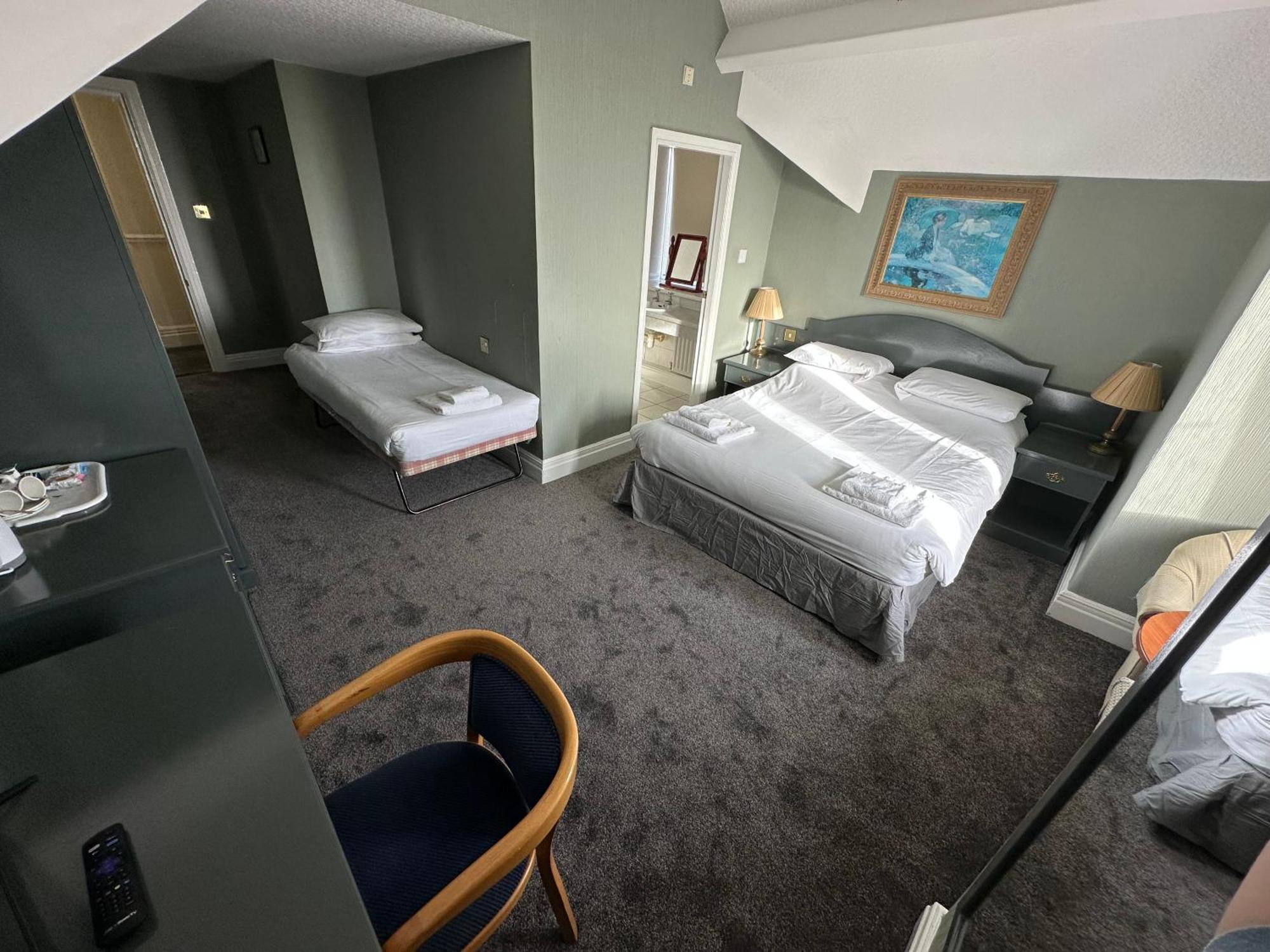 Hotel Clarkes In Furness 3*